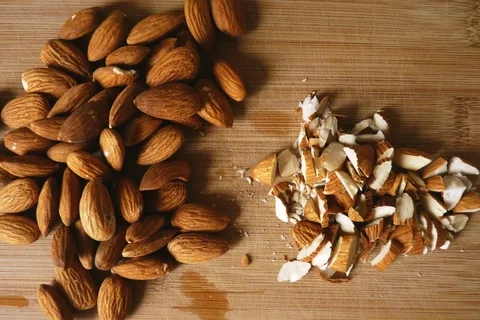 خرید و قیمت بادام مامایی شکسته + فروش عمده